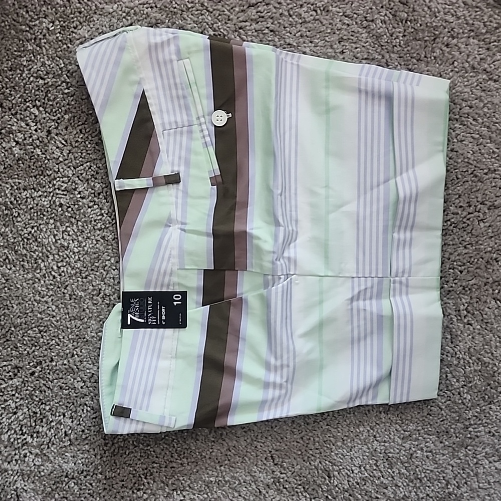 Shorts - Picture 4 of 4